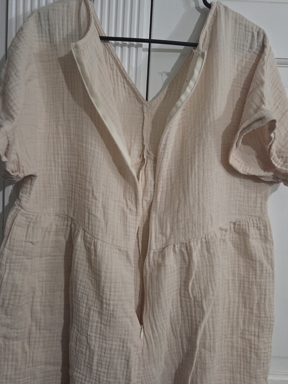 SHEIN Light Beige Short Sleeve V-Neck Romper - Picture 3 of 6
